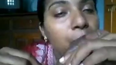 Indian Cheating Maid Blowjob To Owner