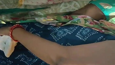 Desi indian bhabhi ka gora jism