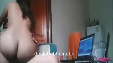 Desi muslim girl Saima jumping on hindu boy