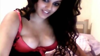 super-hot-girl-bra-show-for-boyfriend-on-webcam.mp4