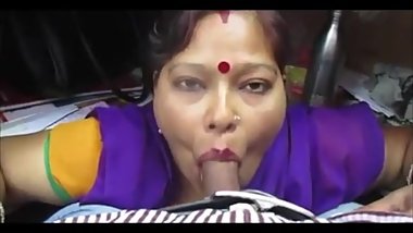 desi aunty giving blowjob and deepthroat drank cum