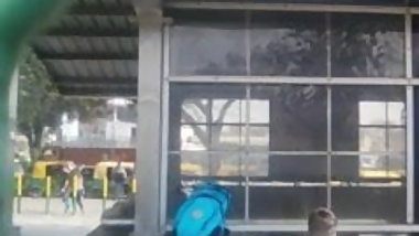 Desi bangalore outdoor blowjob to a stranger