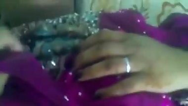 Desi paki choot me Ungli dala