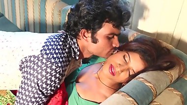 Hot desi shortfilm 27 - Boobs pressed many times & kissed in green blouse