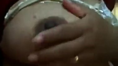 Indian desi girl showing boobs