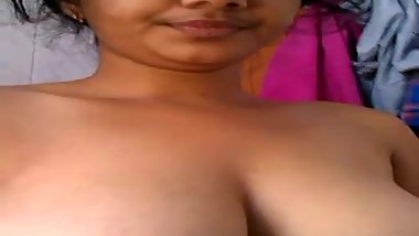 Pooja desi indian babe bhabhi shows off big boobs, ass n hot trimmed pussy