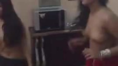 Topless desi dance leaked