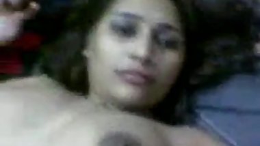 Indian Girl In Red Saree dances n gives blowjob Leaked Video.mp4